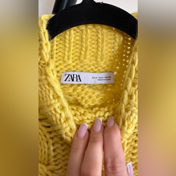 Zara Yellow Cable Knit Sweater - Picture 6 of 7